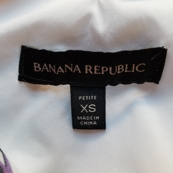 BANANA REPUBLIC white sleeveless purple floral top - Picture 6 of 8